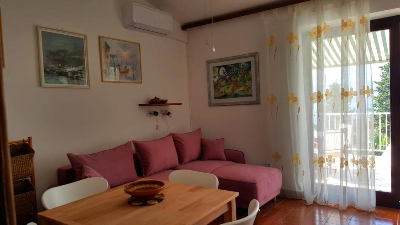 Apartments Mirjana Novi Vinodolski Exterior foto